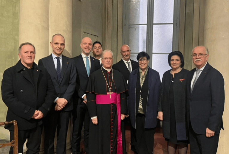 Onorificenze pontificie a Pistoia: consegnati i titoli di San Gregorio Magno e San Silvestro