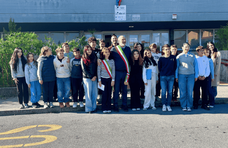 foto di gruppo Consiglio dei ragazzi Chiesina Uzzanese 