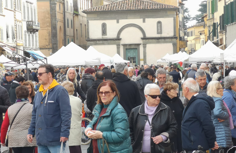 Bancarelle in Piazza