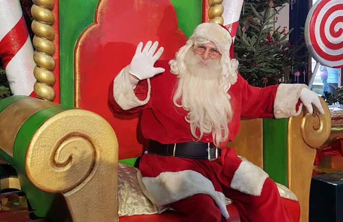 Santa Claus Casa Di Babbo Natale.Montecatini Via La Casa Di Babbo Natale Si Inaugura Il Santa Claus Village Pistoia Valdinievole News