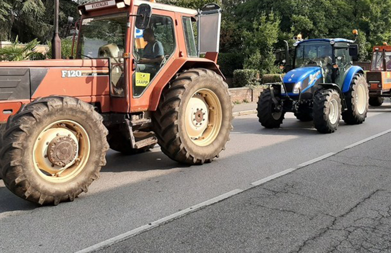 Monsummano: corteo dei trattori il 1° maggio