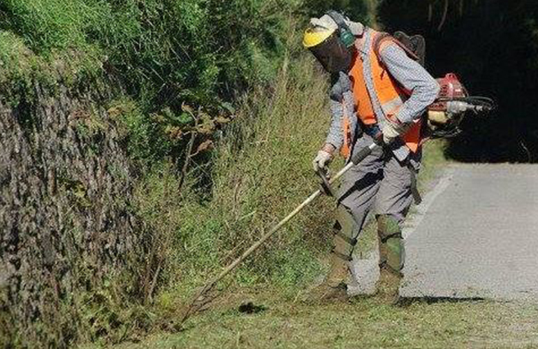 Al via taglio erba per la sicurezza stradale